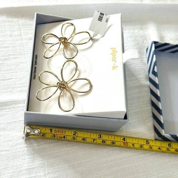 NEW! Piper K Daisy Flower Earrings Gold Tone Large Lead Safe Nickel Free 2” NIB - Picture 6 of 7